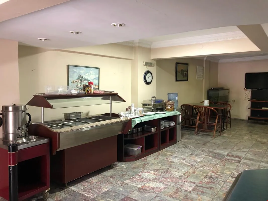 Açık büfe kahvaltı salonu